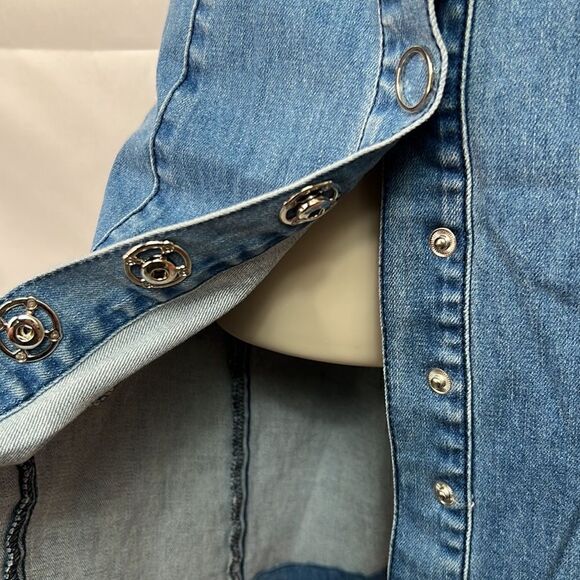 Finders Keepers Denim Snap front jumper dress size 4  EUC - Picture 7 of 12